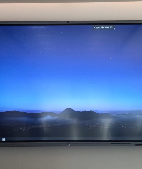 98" Interactive Screen